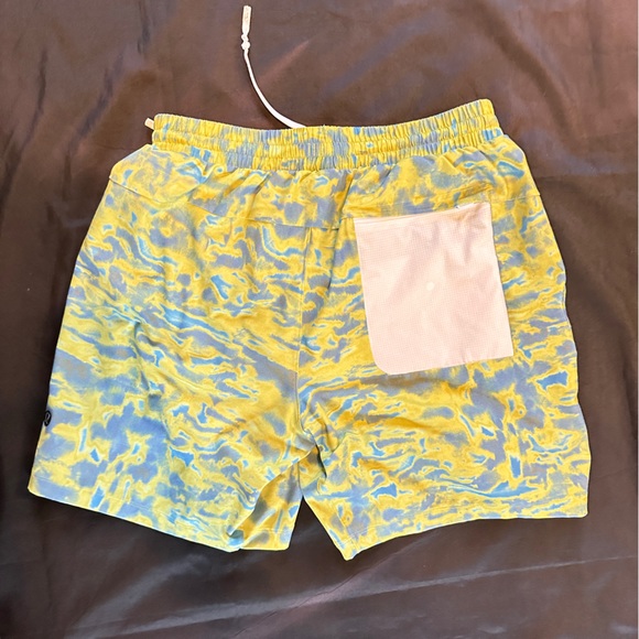 Lulu lemon Mens Shorts - Picture 2 of 5